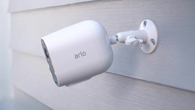 Arlo Essential Spotlight Camera beveiligingscamera Zwart, 3 stuks, WLAN, Full HD