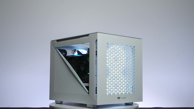 Thermaltake Divider 200 TG Air Snow Micro, Tower-Gehäuse weiß, Tempered Glass