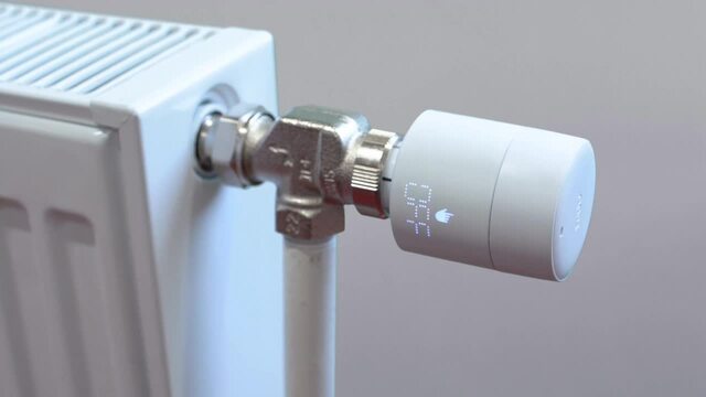 tado° Kit de démarrage - Bouton de radiateur intelligent V3+, Thermostat Blanc