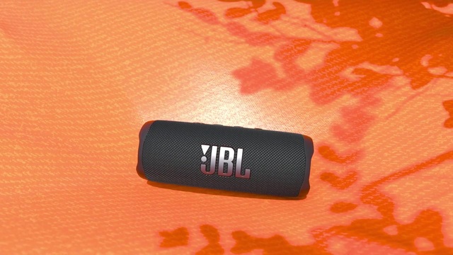 JBL Flip 6, Lautsprecher tarnfarben, Bluetooth, USB-C