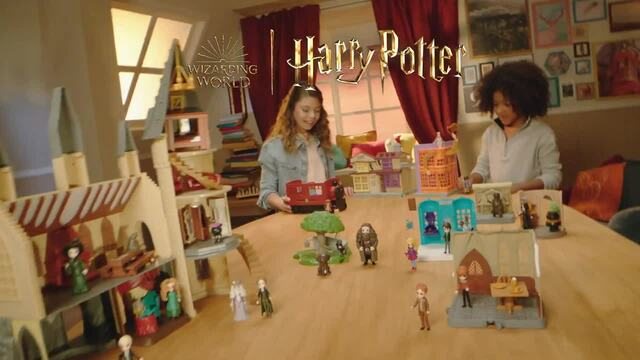 Spin Master Wizarding World Harry Potter - Hogwarts Express Zug Spielset, Spielfigur mit Hermine Granger und Harry Potter-Sammelfiguren