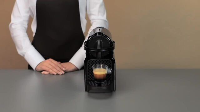 Krups Nespresso Inissia XN1005, Kapselmaschine rot