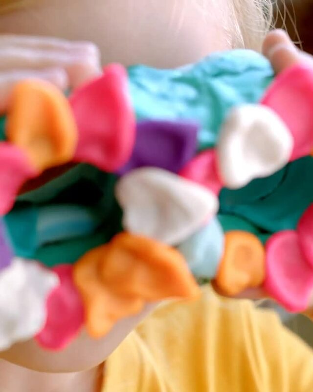 Hasbro Play-Doh 4er-Farbenpack Sweet, Kneten 4 112g-Dosen