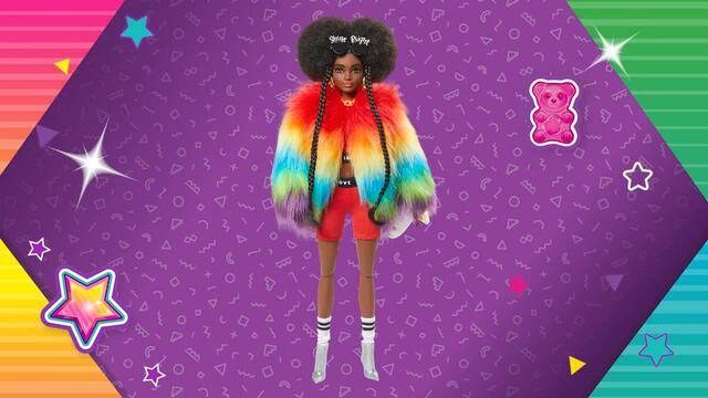 Mattel Extra Doll 1 - Rainbow Coat with Pet, Poupée 