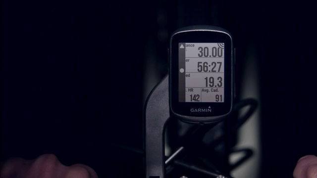 Garmin Edge 130 Plus Mountainbike-Bundle, Fahrradcomputer schwarz, inkl. Geschwindigkeitssensor, Edge-Fernbedienung