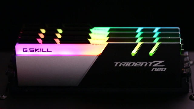 G.Skill 32 Go DDR4-3600 Kit, Mémoire vive Noir/Argent, F4-3600C16D-32GTZNC, Trident Z Neo